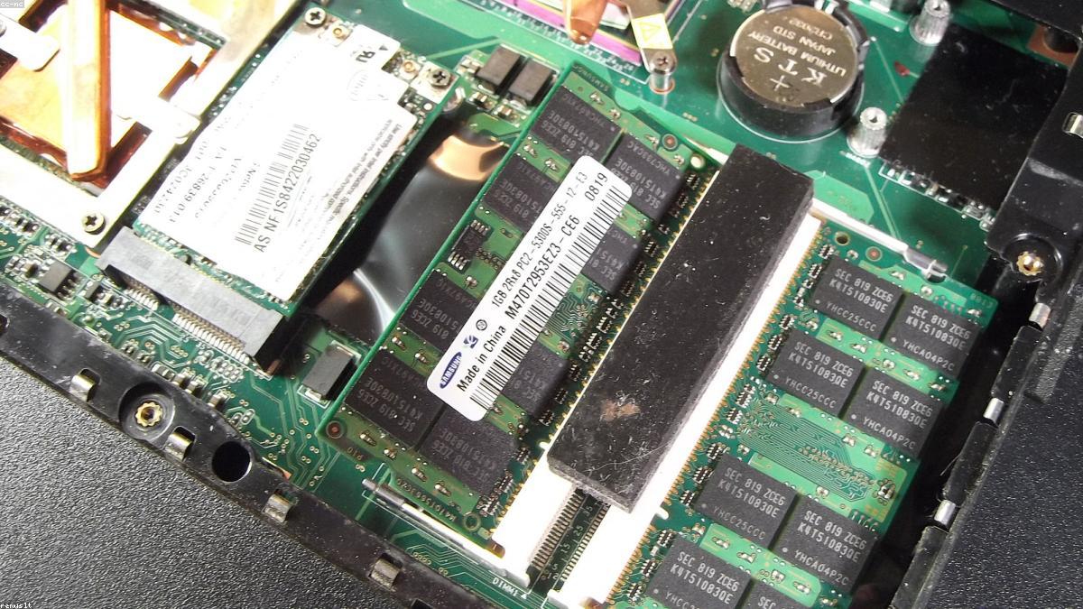 RAM DDR4 vs DDR5 — różnice, wydajność i czy warto przejść?