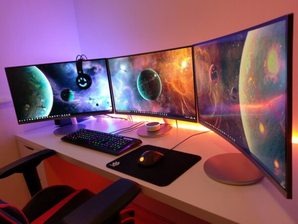 Wentylator laptopa pokryty kurzem