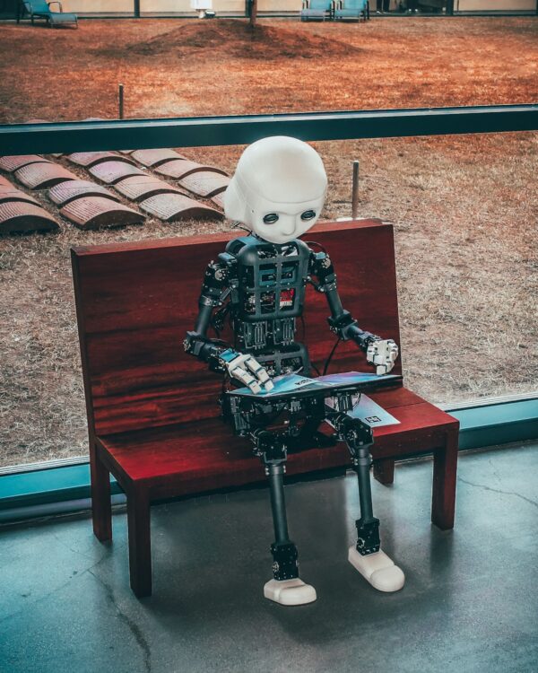 AI w biurze — praca z asystentem AI